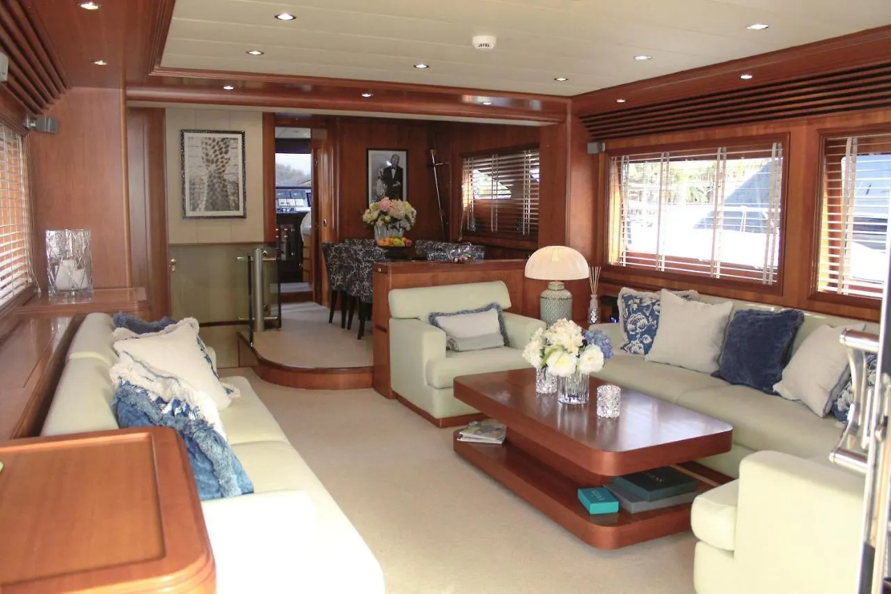 Essoess Boat - Five Star - Exclusive Use Hotel Palma de Mallorca