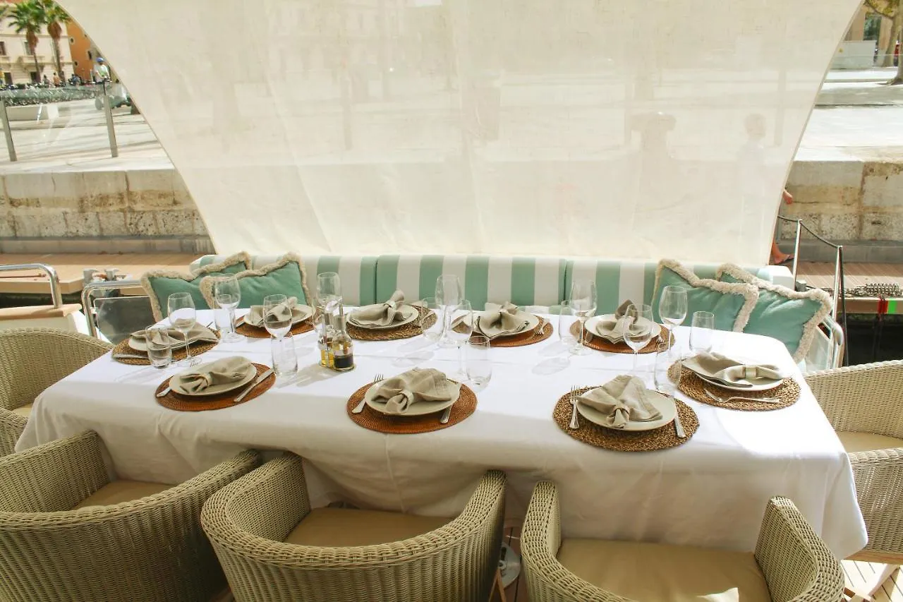 Hotel en barco Hotel Essoess Boat - Five Star - Exclusive Use Palma de Mallorca