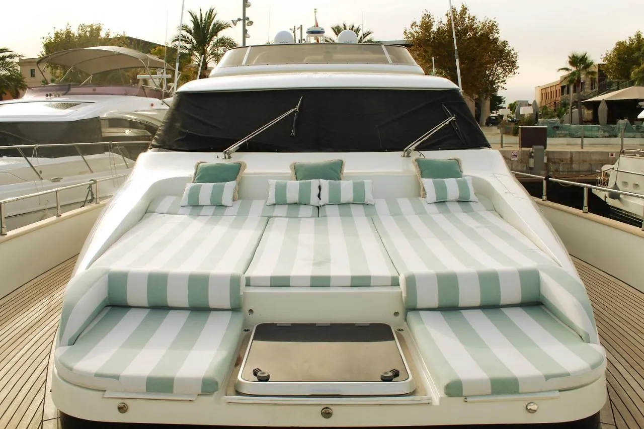Hotel en barco Hotel Essoess Boat - Five Star - Exclusive Use Palma de Mallorca