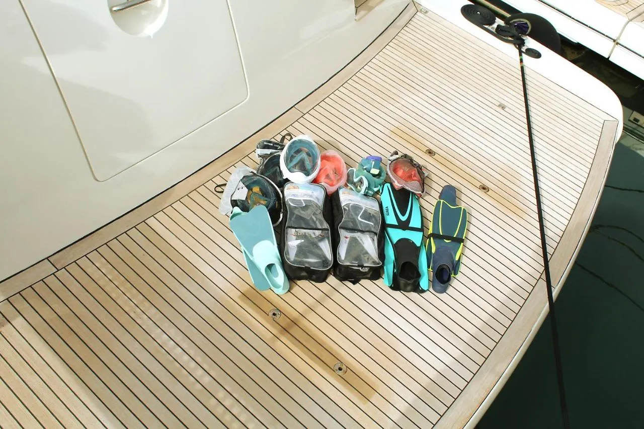 Hotel en barco Hotel Essoess Boat - Five Star - Exclusive Use Palma de Mallorca