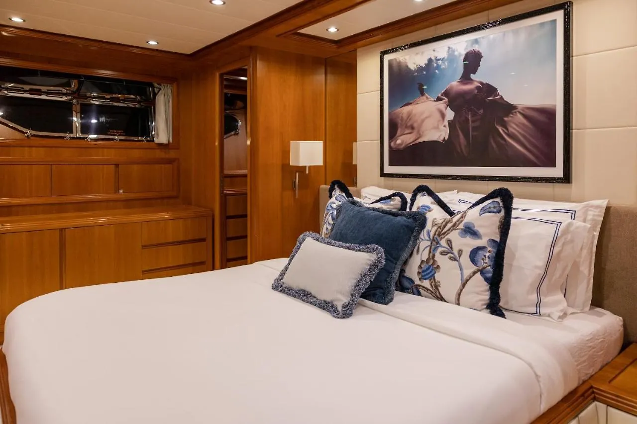 Hotel en barco Hotel Essoess Boat - Five Star - Exclusive Use Palma de Mallorca España